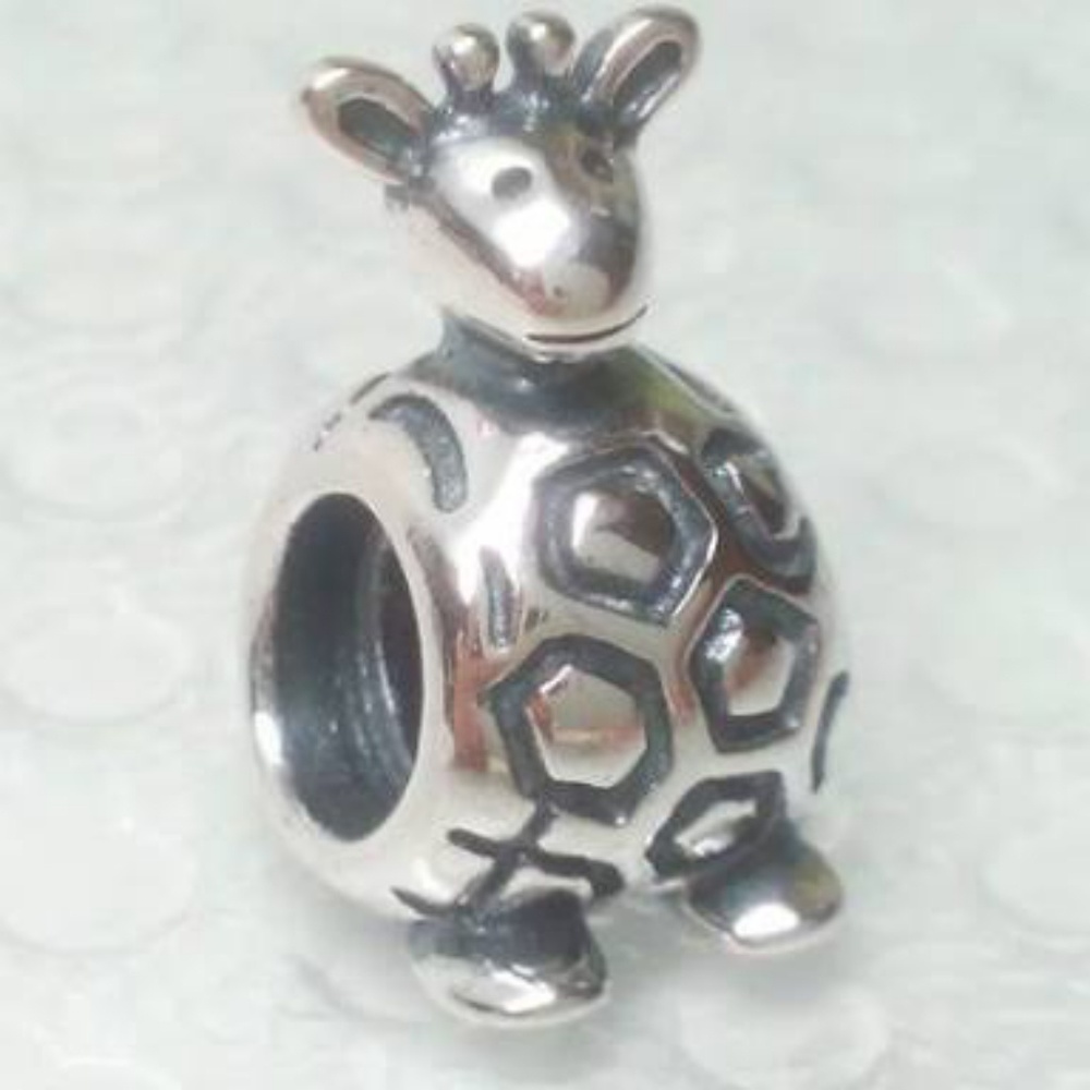 Pandora giraffe